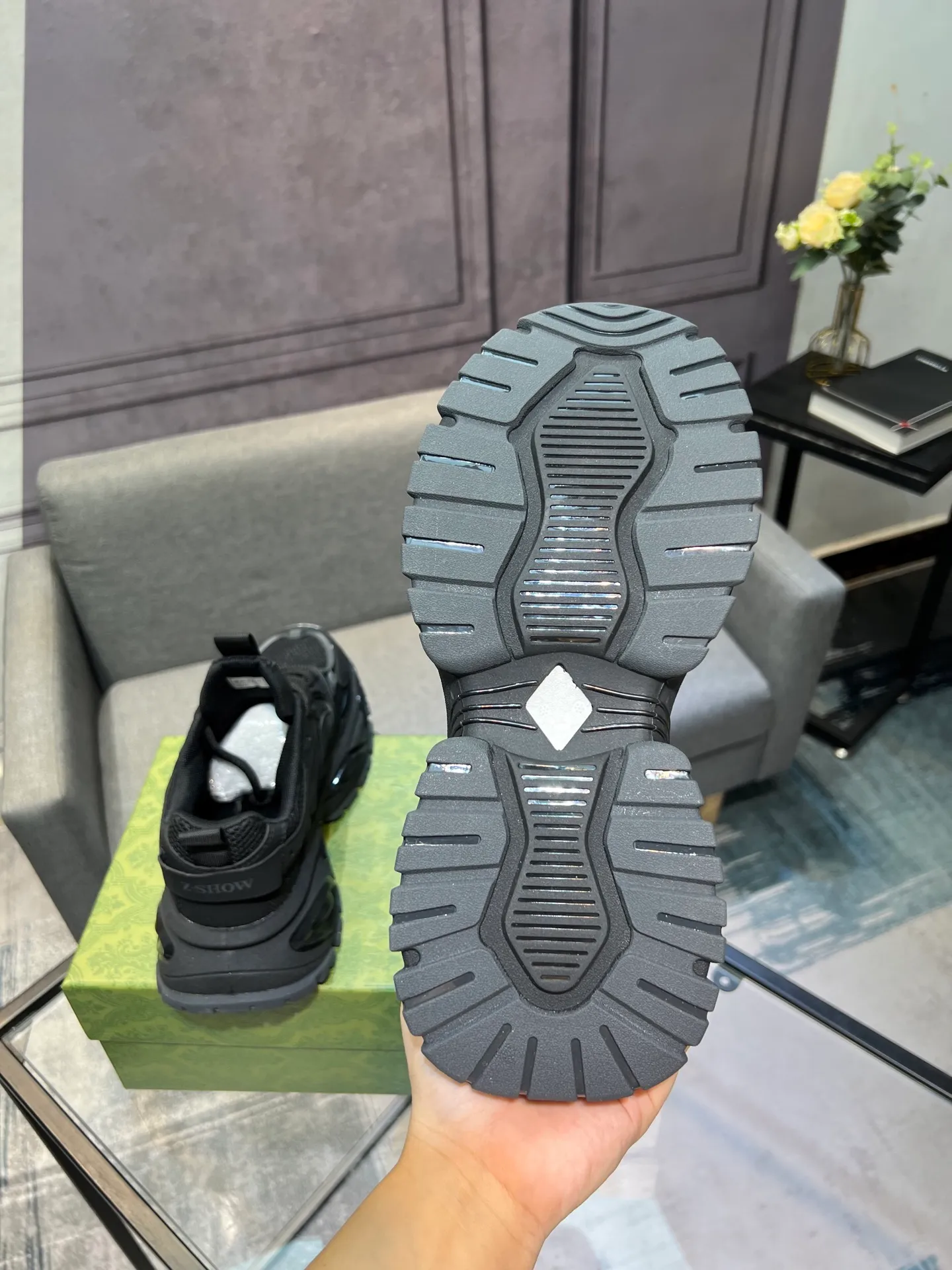 💰¥460 Brand: GUCCI Standard code: 38-44, Material: original material splicing, comfortable and breathable lining, lightweight and wear-resistant sports outsole Style category: men's fashionable casual shoes, running, sports shoes, distinguished luxury brand elements, top luxury